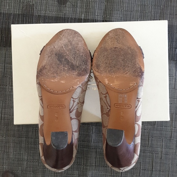 Coach - Picture 5 of 7